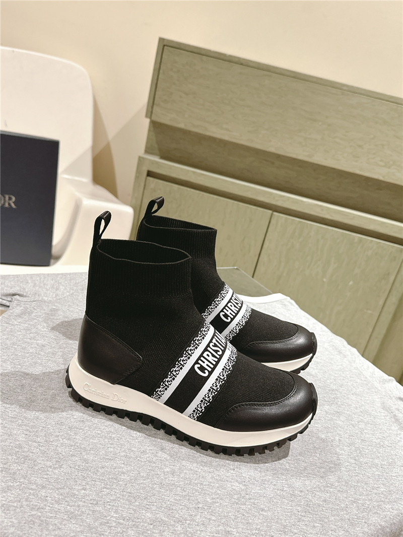 D10r sock shoes
