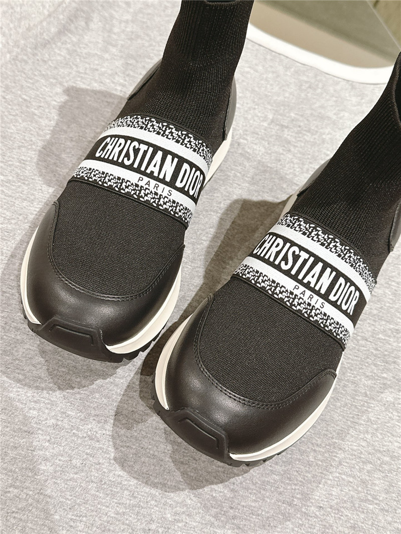 D10r sock shoes