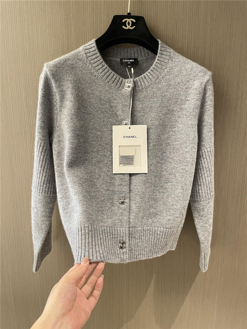 Ch**el taupe crop cashmere cardigan