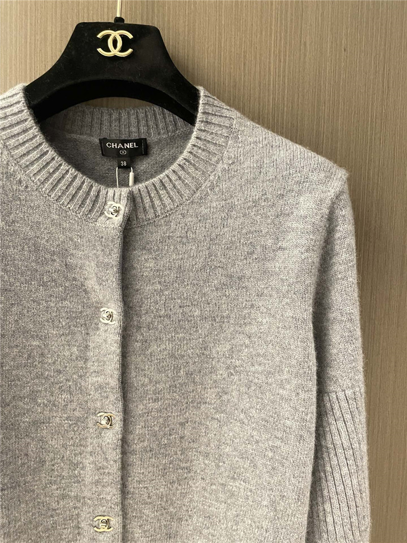 Ch**el taupe crop cashmere cardigan