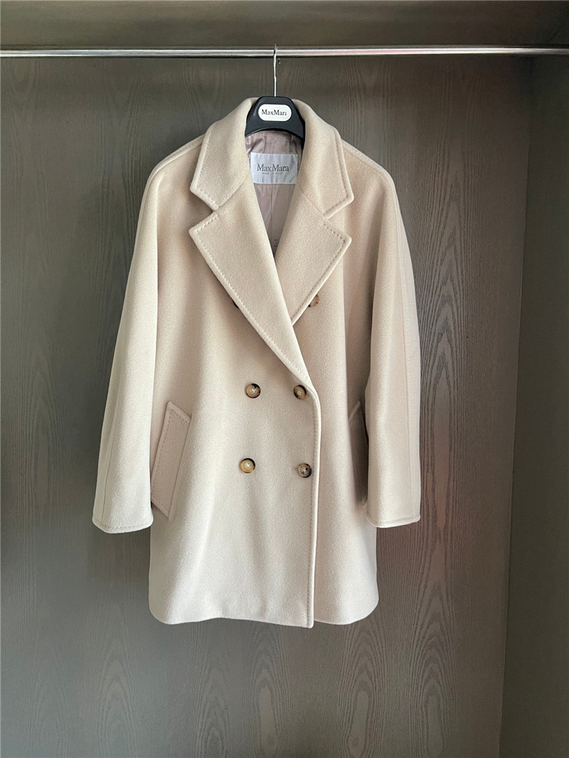 Vanitoo short coat