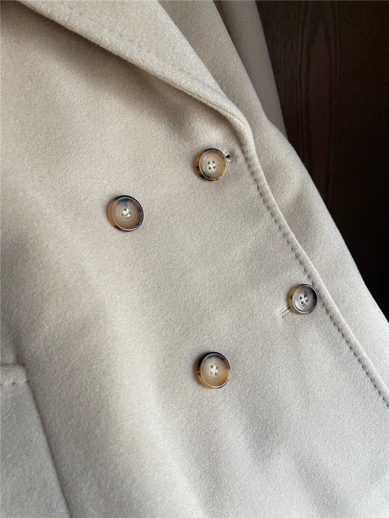 Vanitoo short coat
