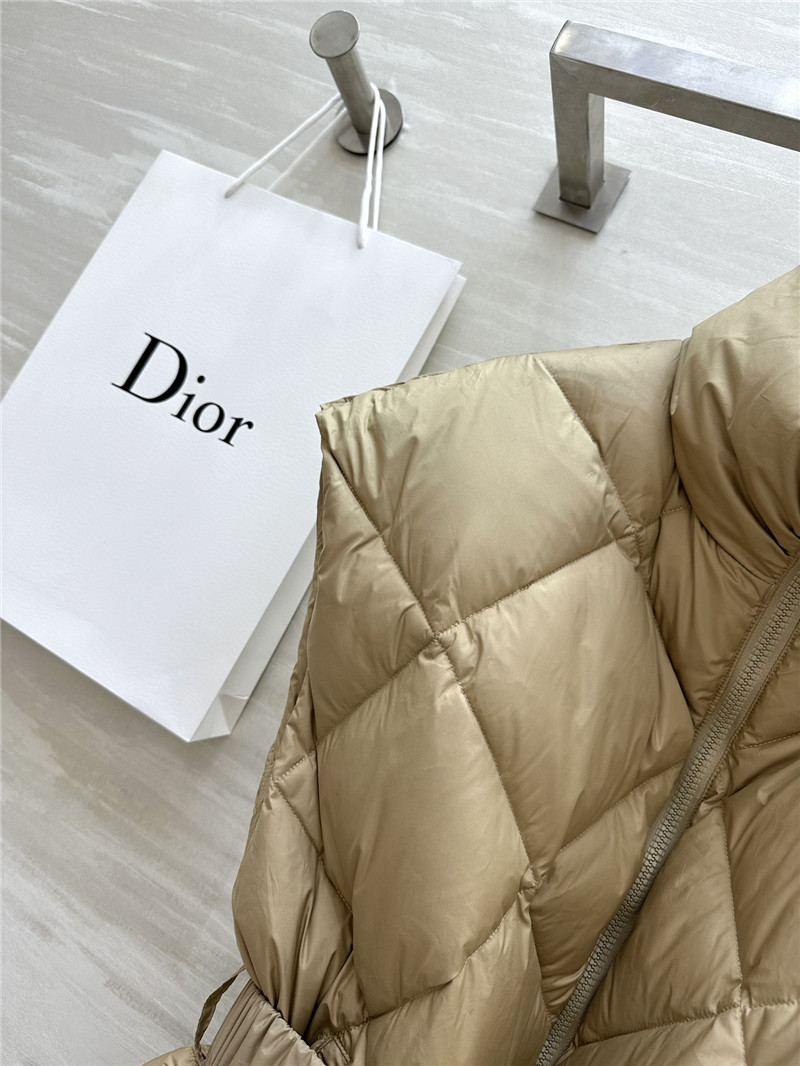 D10r quilted down vest