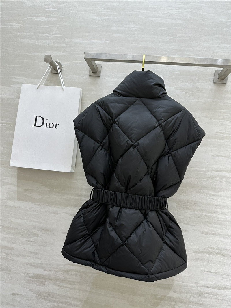 D10r quilted down vest