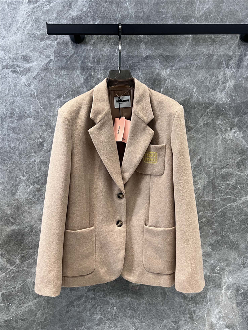 M1um1u suit jacket