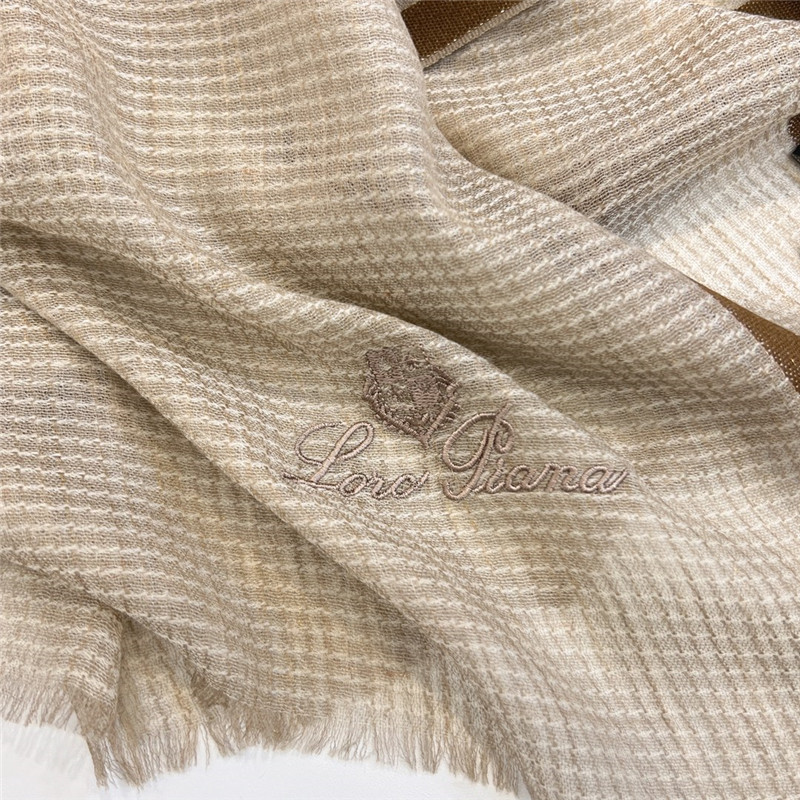 L0r0 P1ana ring velvet scarf