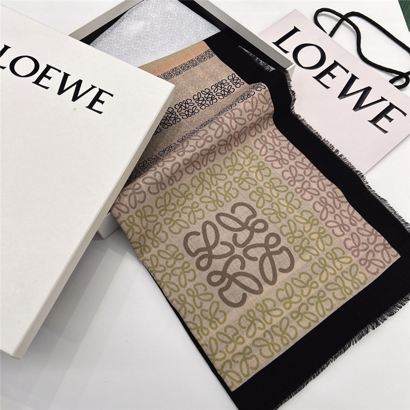L0ew* line scarf