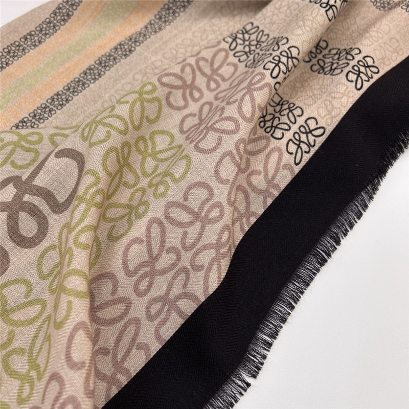 L0ew* line scarf