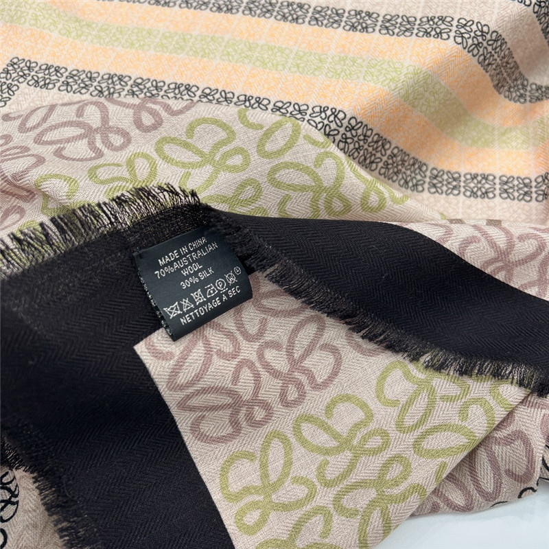 L0ew* line scarf