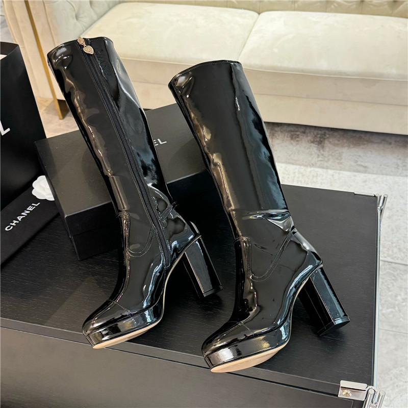 Ch**el pearl chain pointed beige high boot