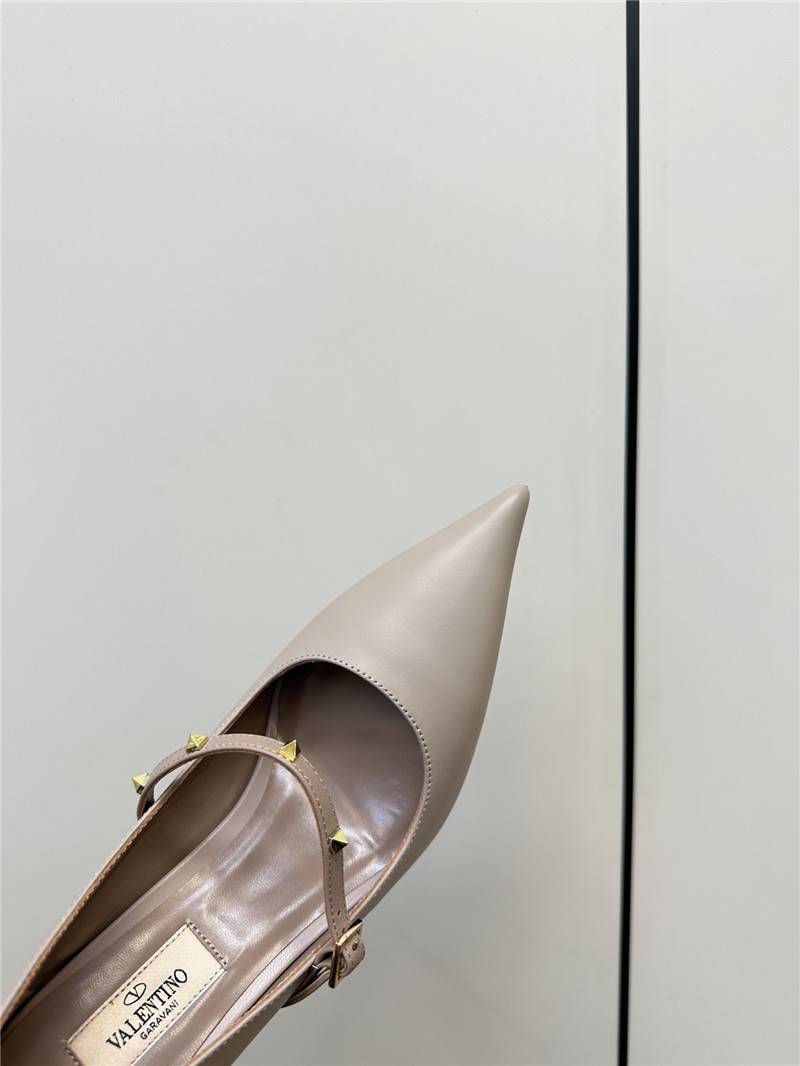 Va1e*ntin0 rockstud natural smooth leather pumps