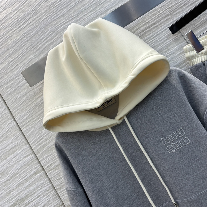 M1um1u casual suit