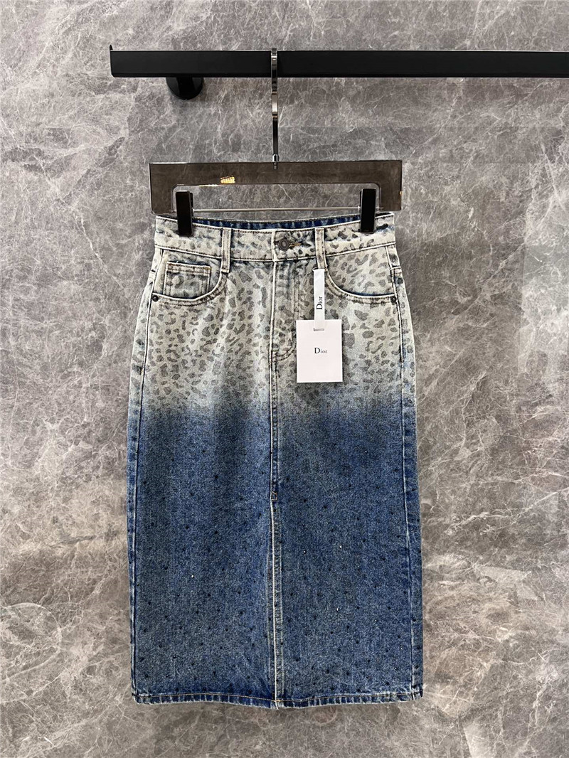 D10r slit skirt