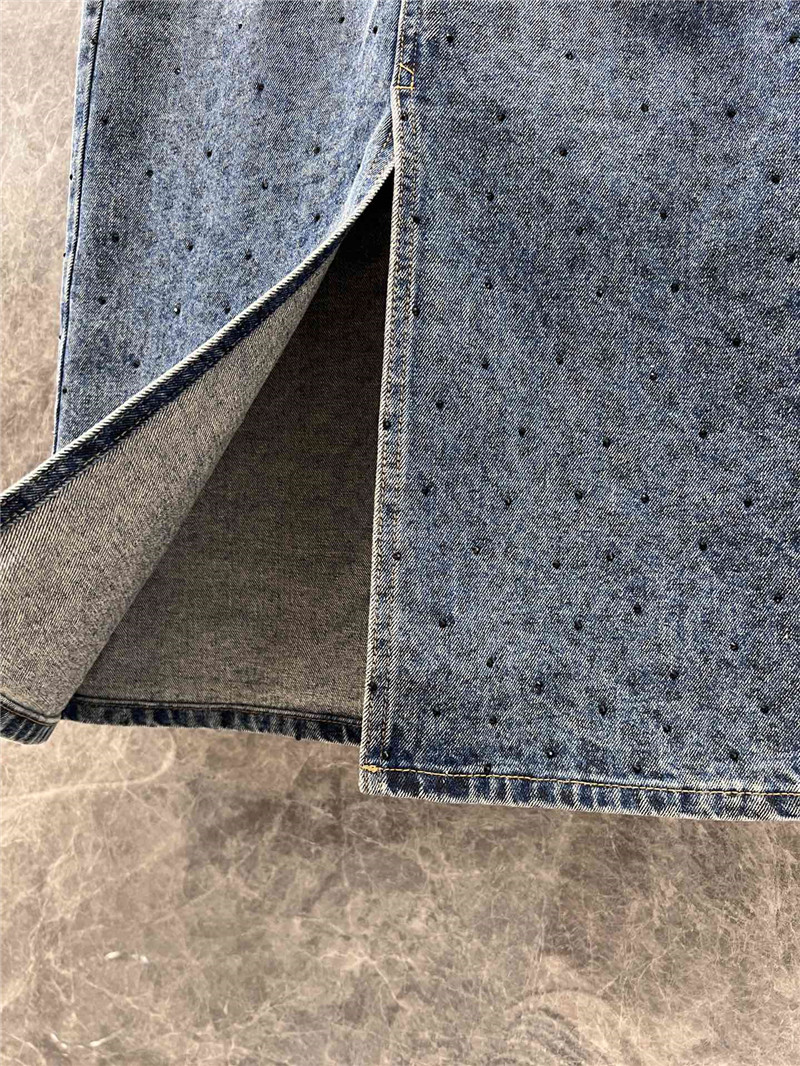 D10r slit skirt