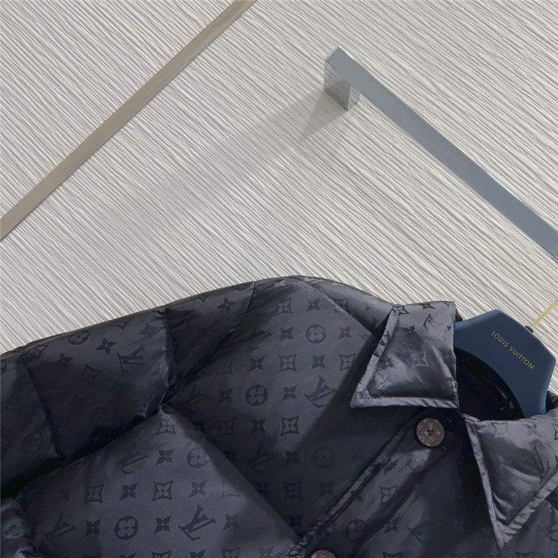 l0vis Vvtt0n lv down jacket