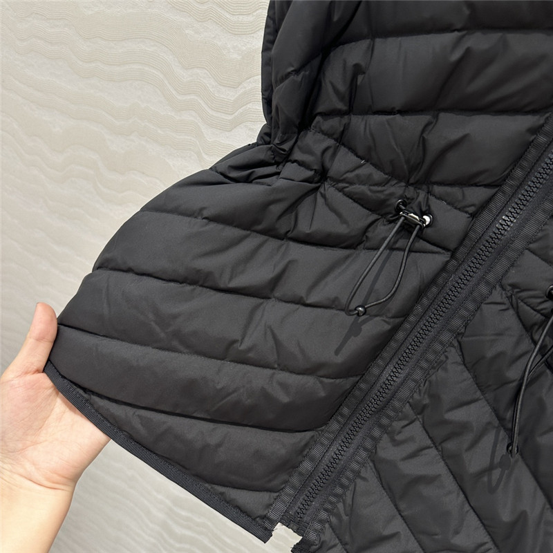 H**me5 down vest