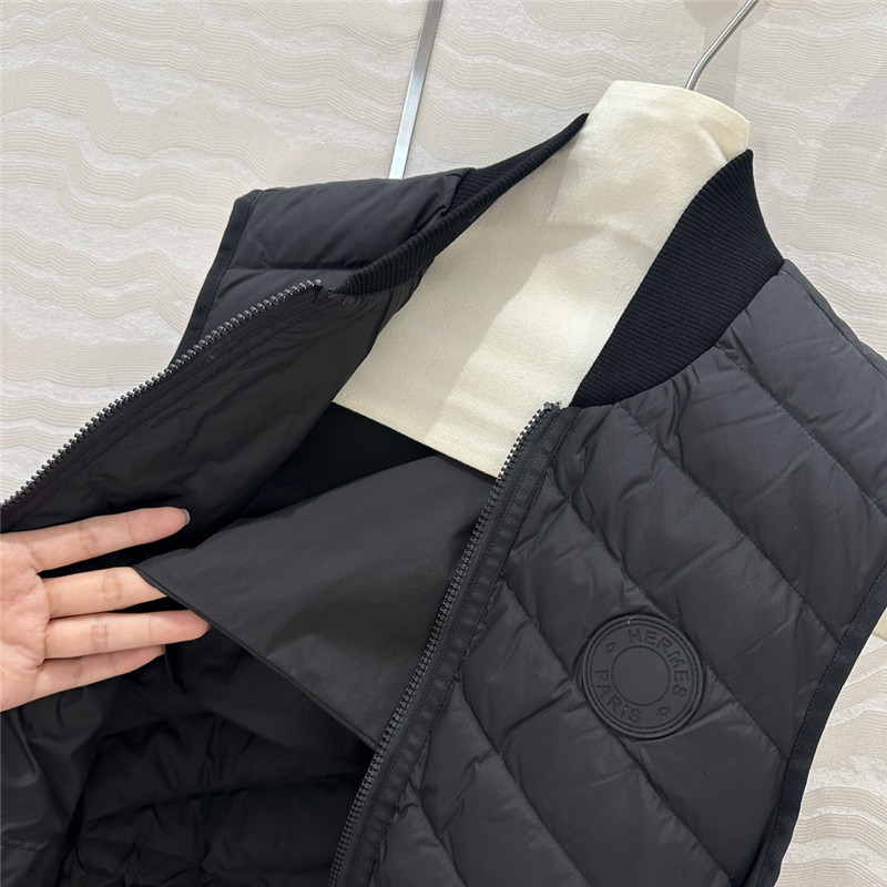 H**me5 down vest