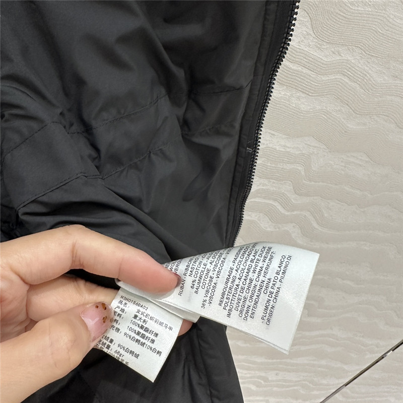 H**me5 down vest