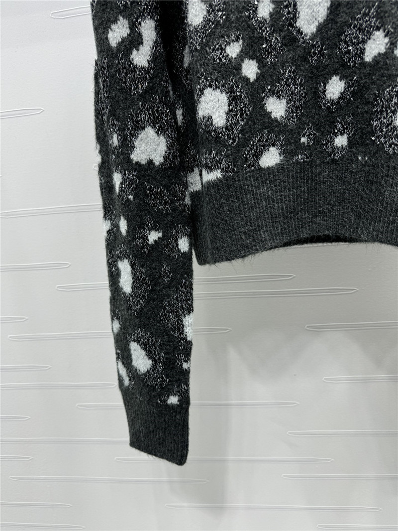 Ch**el leopard crop knit sweater black