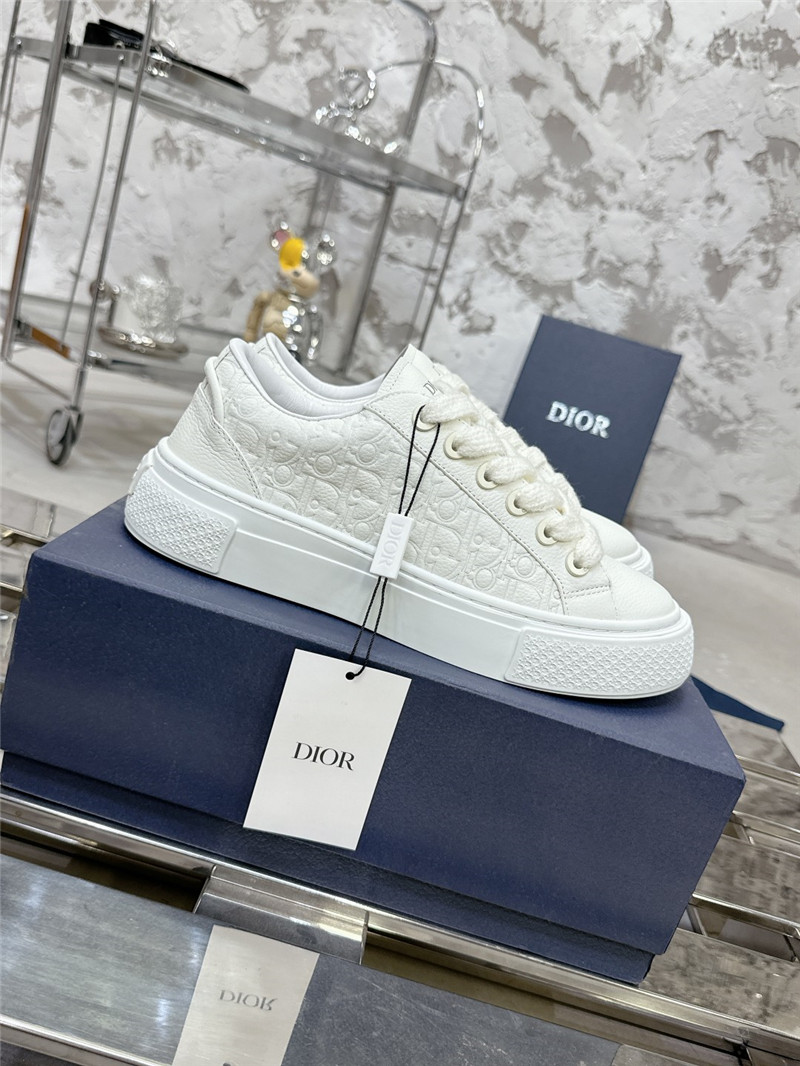 walk’n’D10r white sneakers