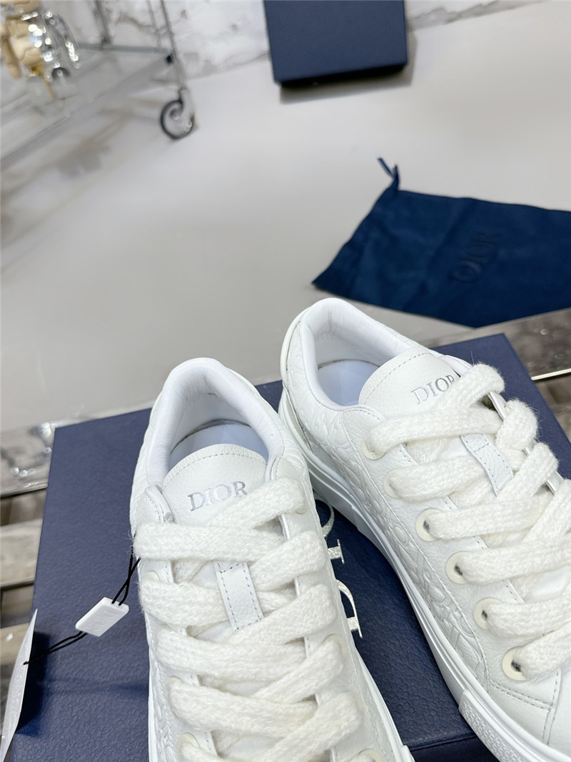 walk’n’D10r white sneakers