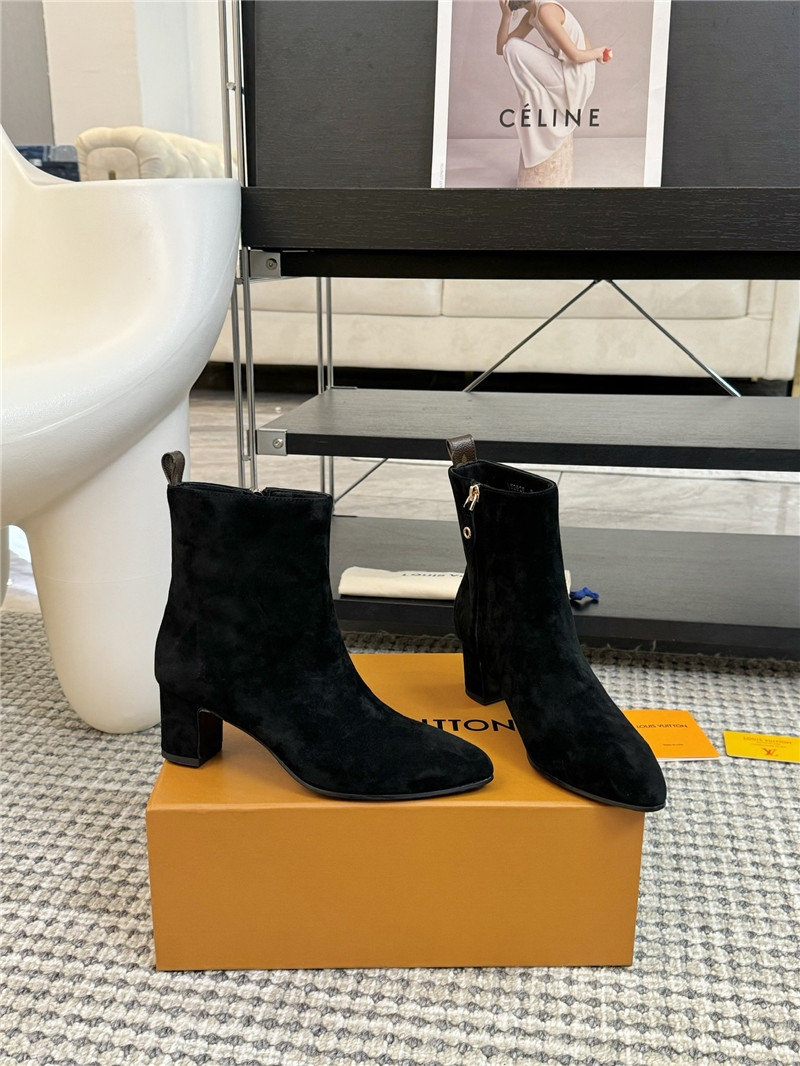 l0vis Vvtt0n lv pointed ankle boots