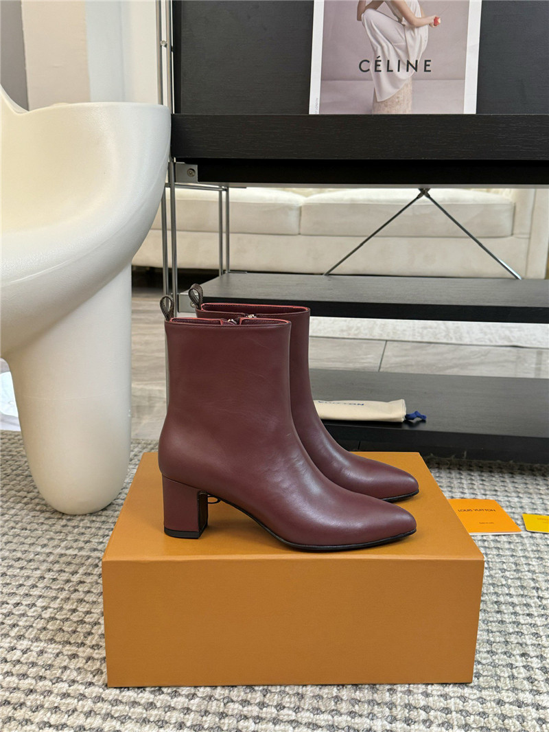 l0vis Vvtt0n lv pointed ankle boots