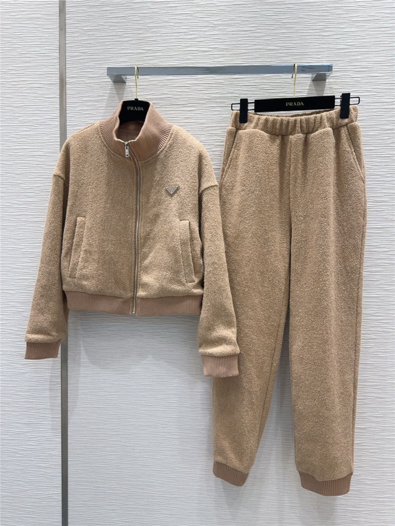 Pra*a trendy suit
