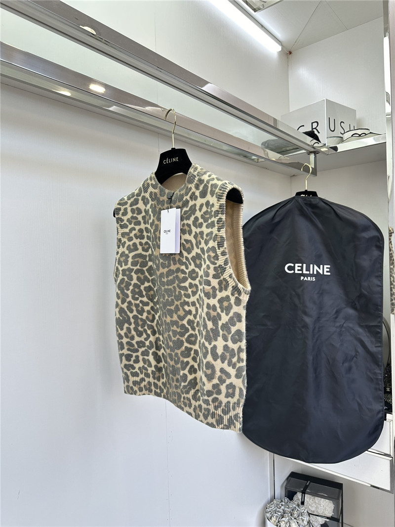 Ce1i*e leopard print turtleneck vest