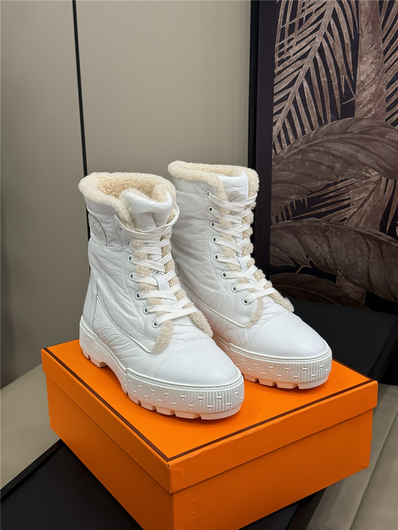 H**me5 white fresh snow boots