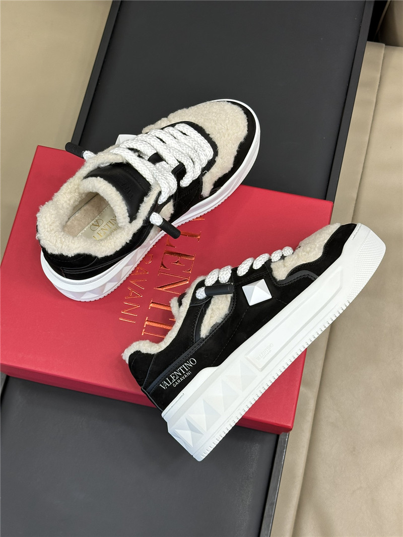 Va1e*ntin0 black one stud xl low top sneakers