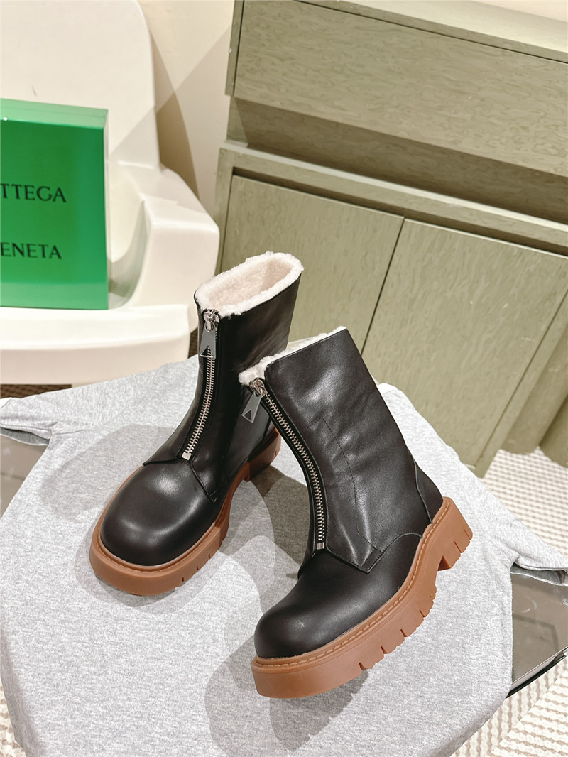 b0tt*ga Ven*ta winter zip black leather ankle boots