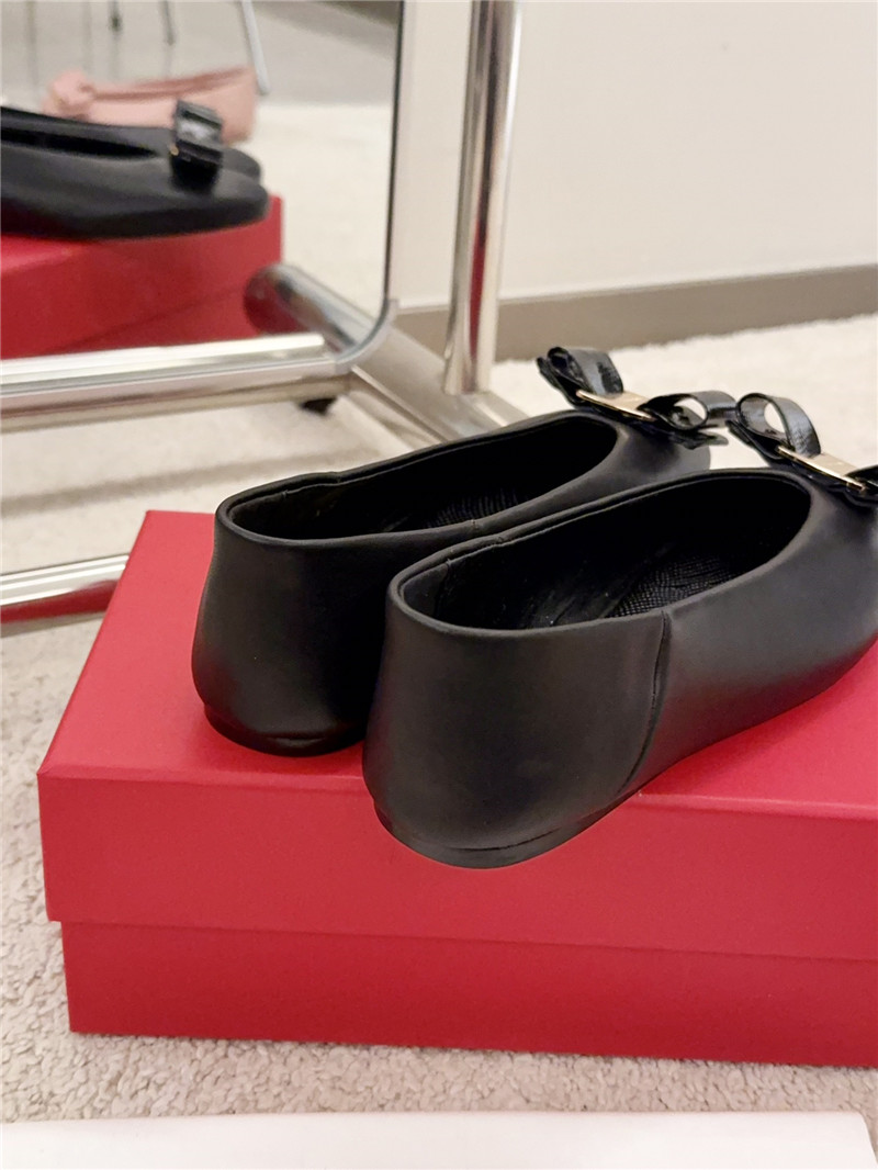 Ferragamo Vara Bow Ballet Flat in Black