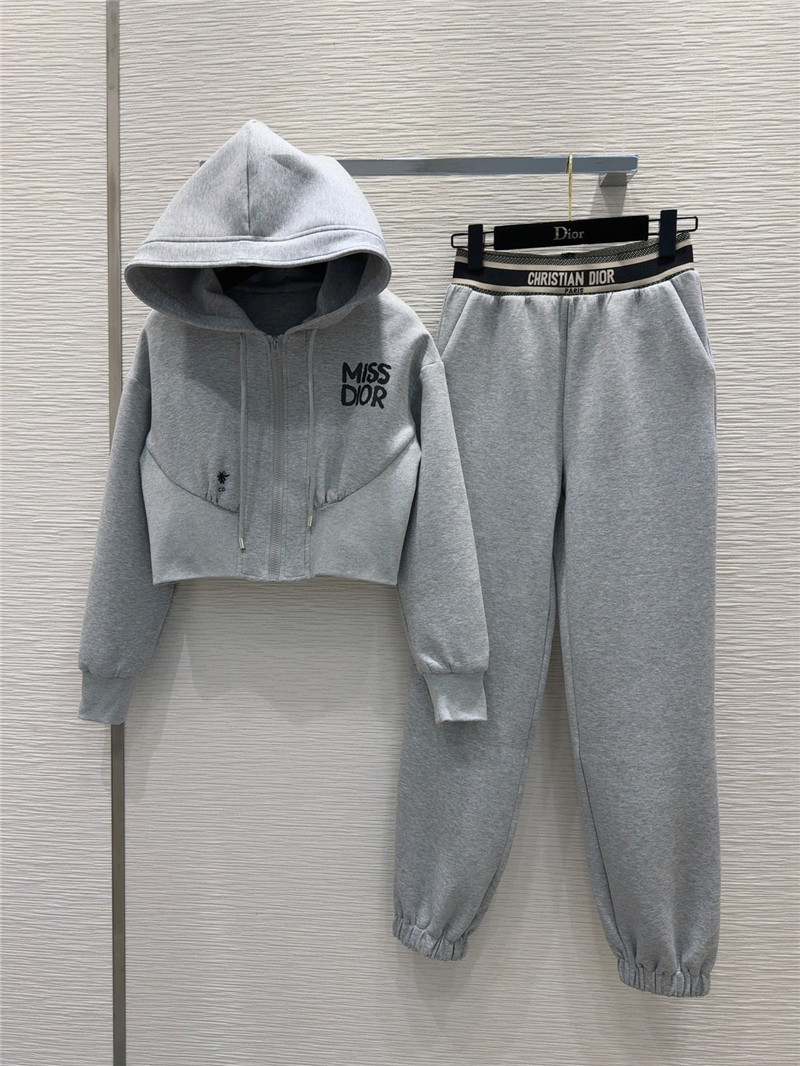 D10r new suit