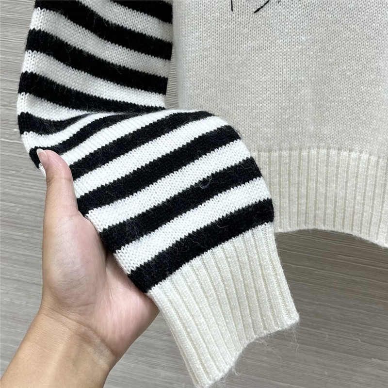 D10r blend wool sweater with scotland motif