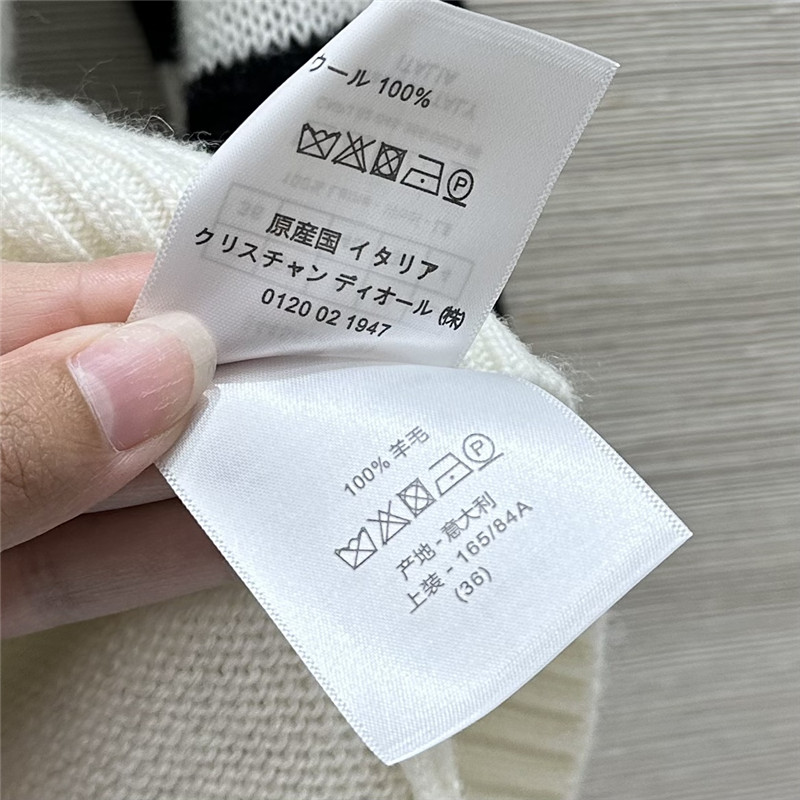 D10r blend wool sweater with scotland motif