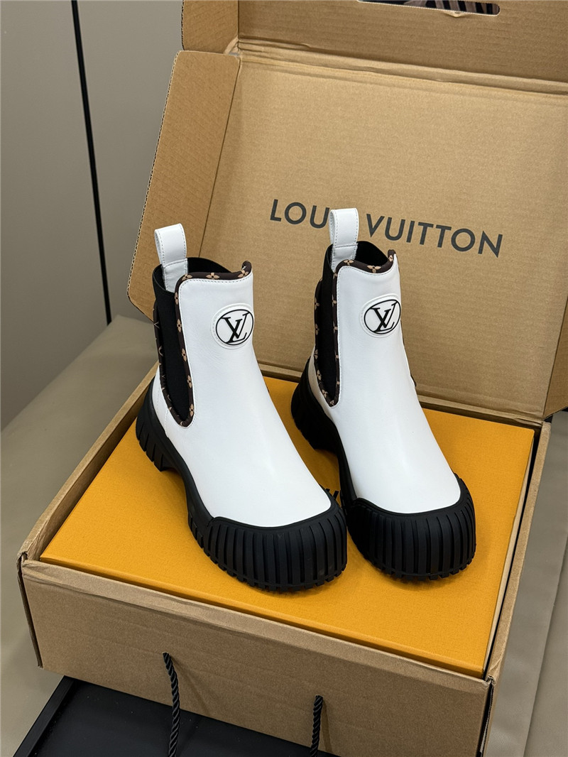 l0vis Vvtt0n ruby flat ankle boots in white