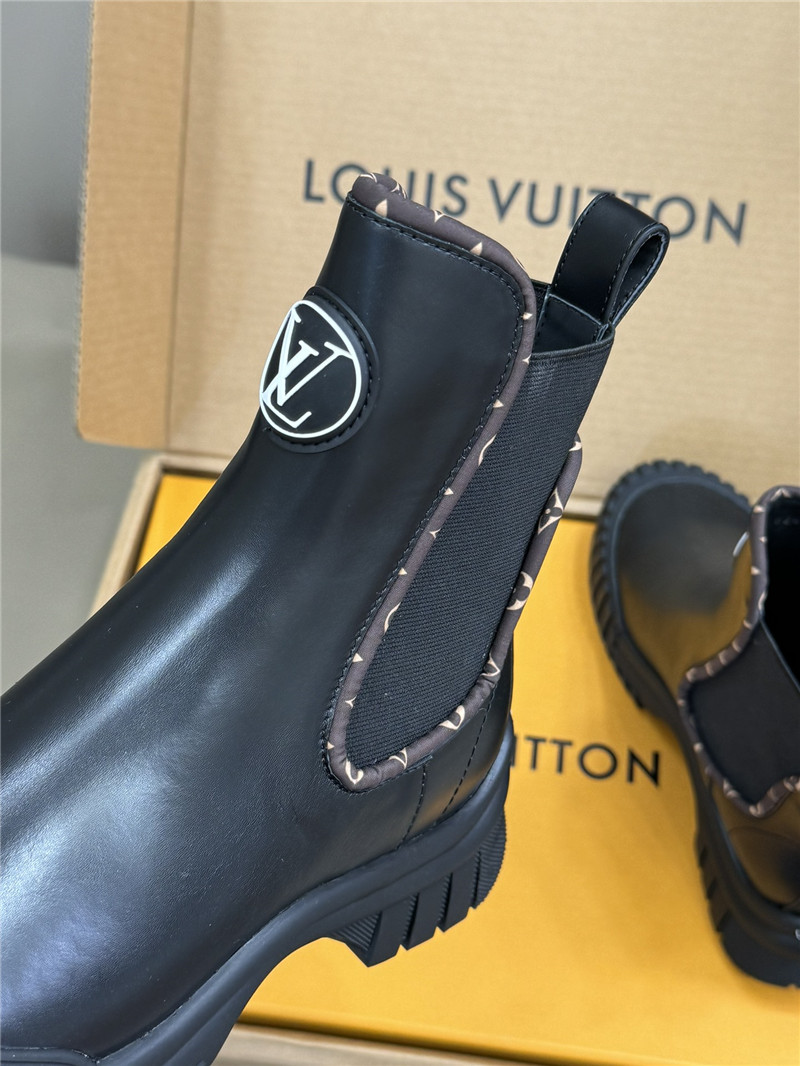 l0vis Vvtt0n ruby flat ankle boots
