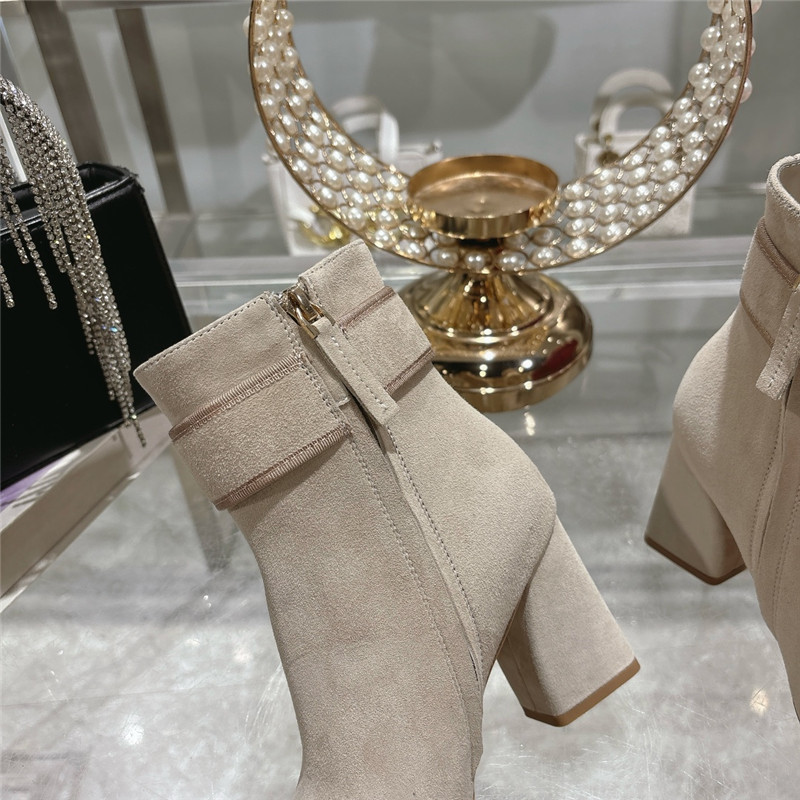 roger u1u1er suede buckle ankle booties