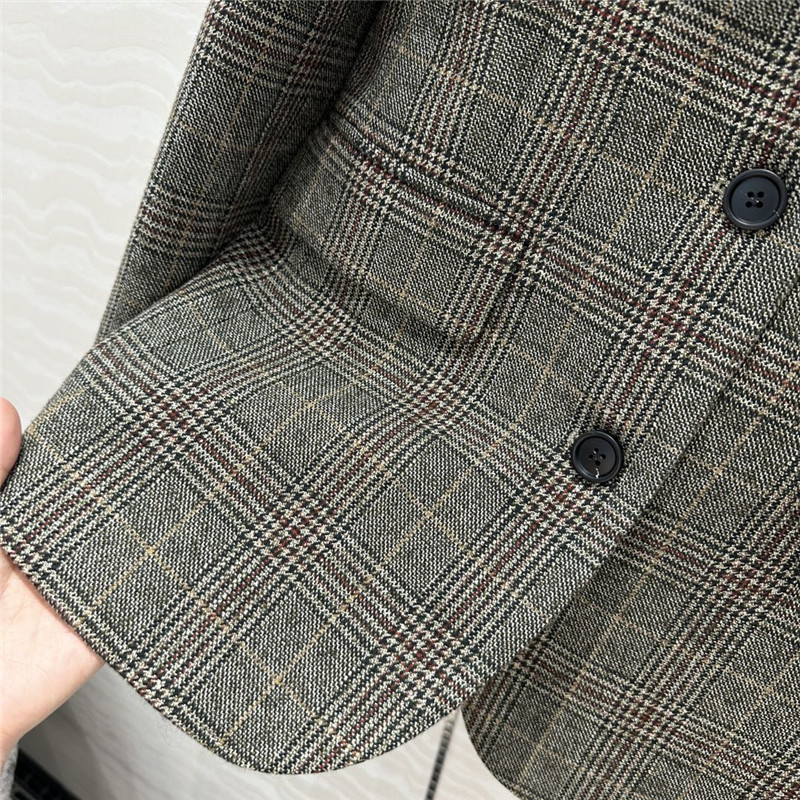 Pra*a british college suit