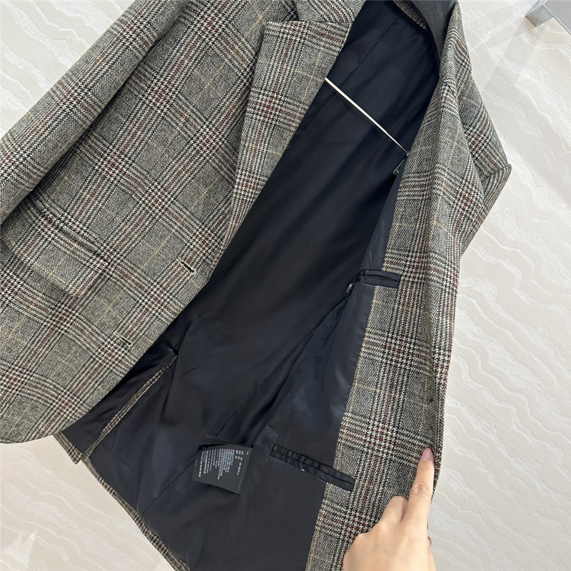 Pra*a british college suit