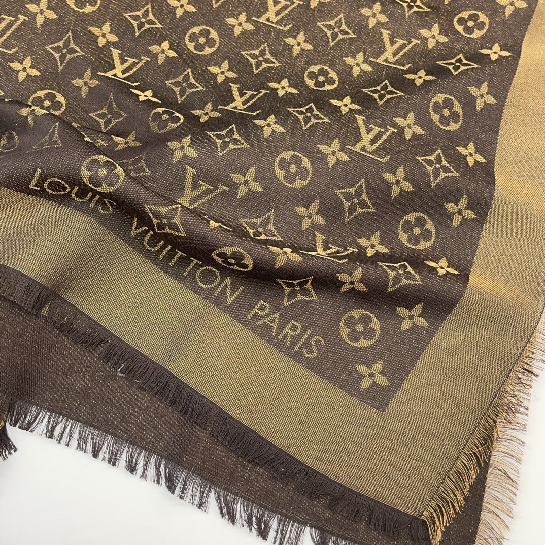 l0vis Vvtt0n lv gold and silver thread shawl