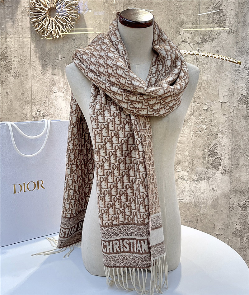 D10r cashmere printed scarf