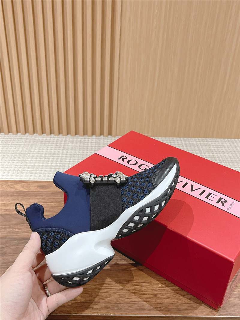 roger u1u1er run strass buckle sneakers in blue
