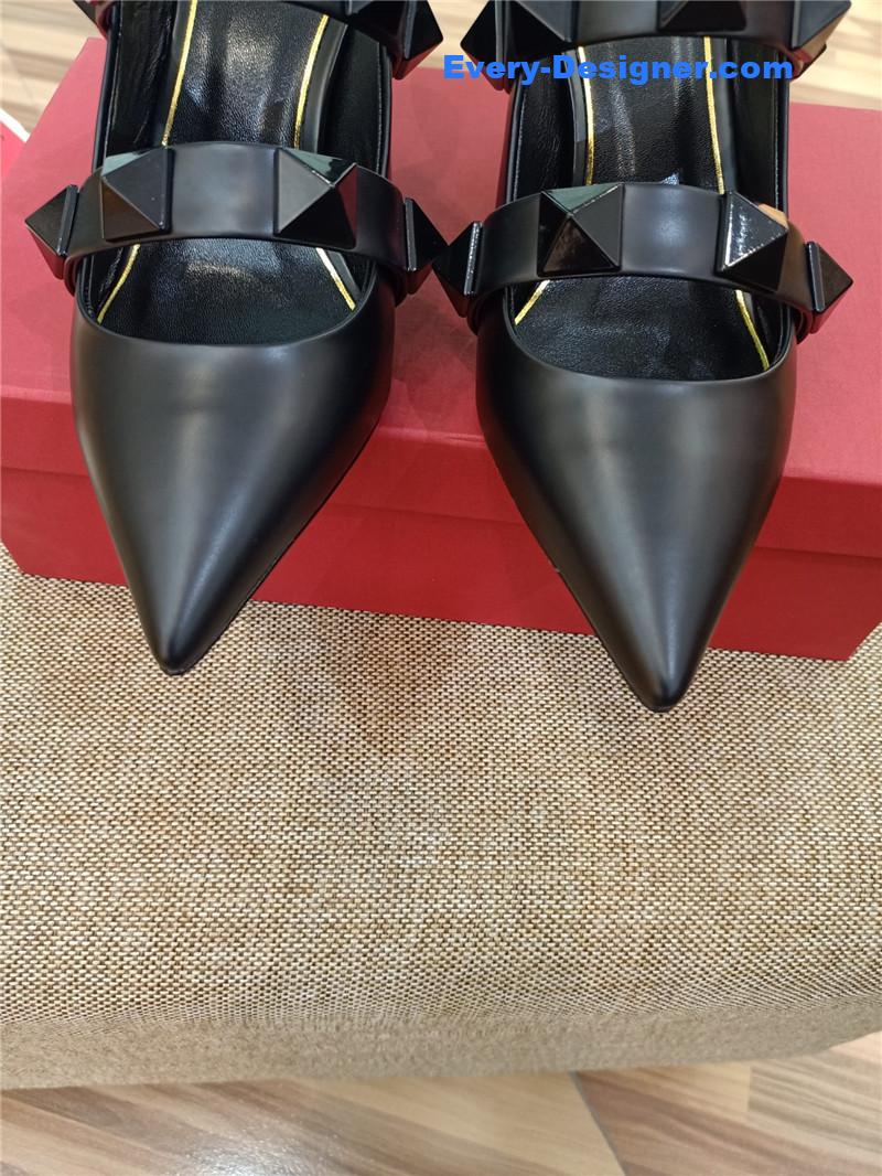 Va1e*ntin0 logo bronzing sandals