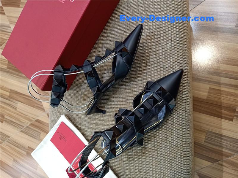 Va1e*ntin0 logo bronzing sandals