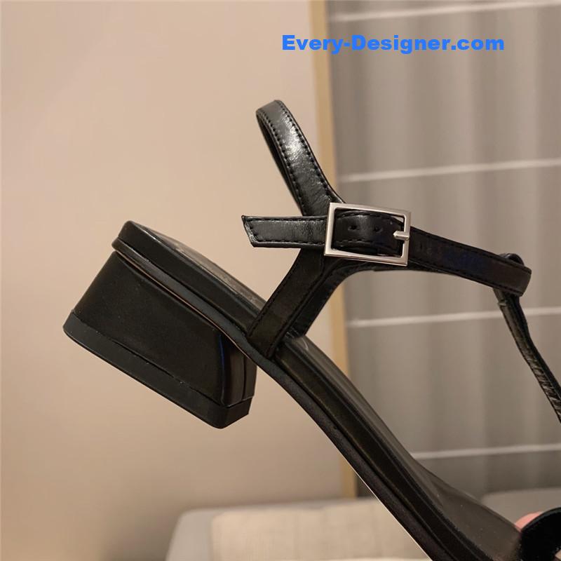 roger u1u1er square buckle sandals