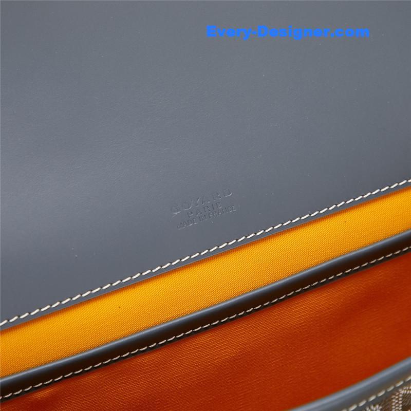 G09ard messenger bag