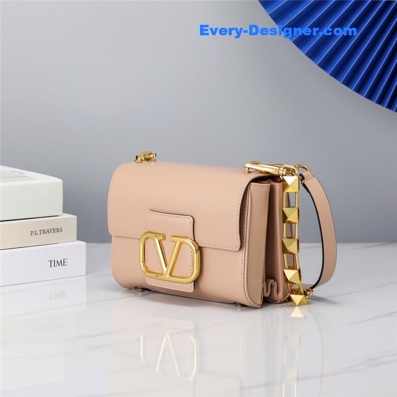 Va1e*ntin0 garavani stud sign shoulder bag