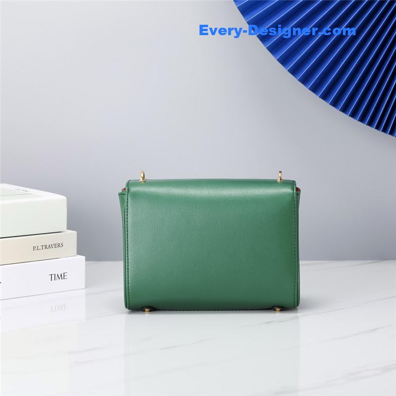 Va1e*ntin0 v logo bag in grained calfskin